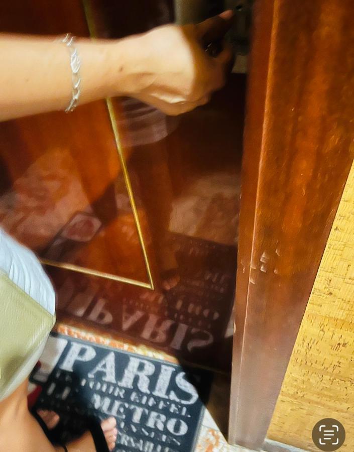 Au Pied De La Tour Eiffel Trocadéro * Parigi